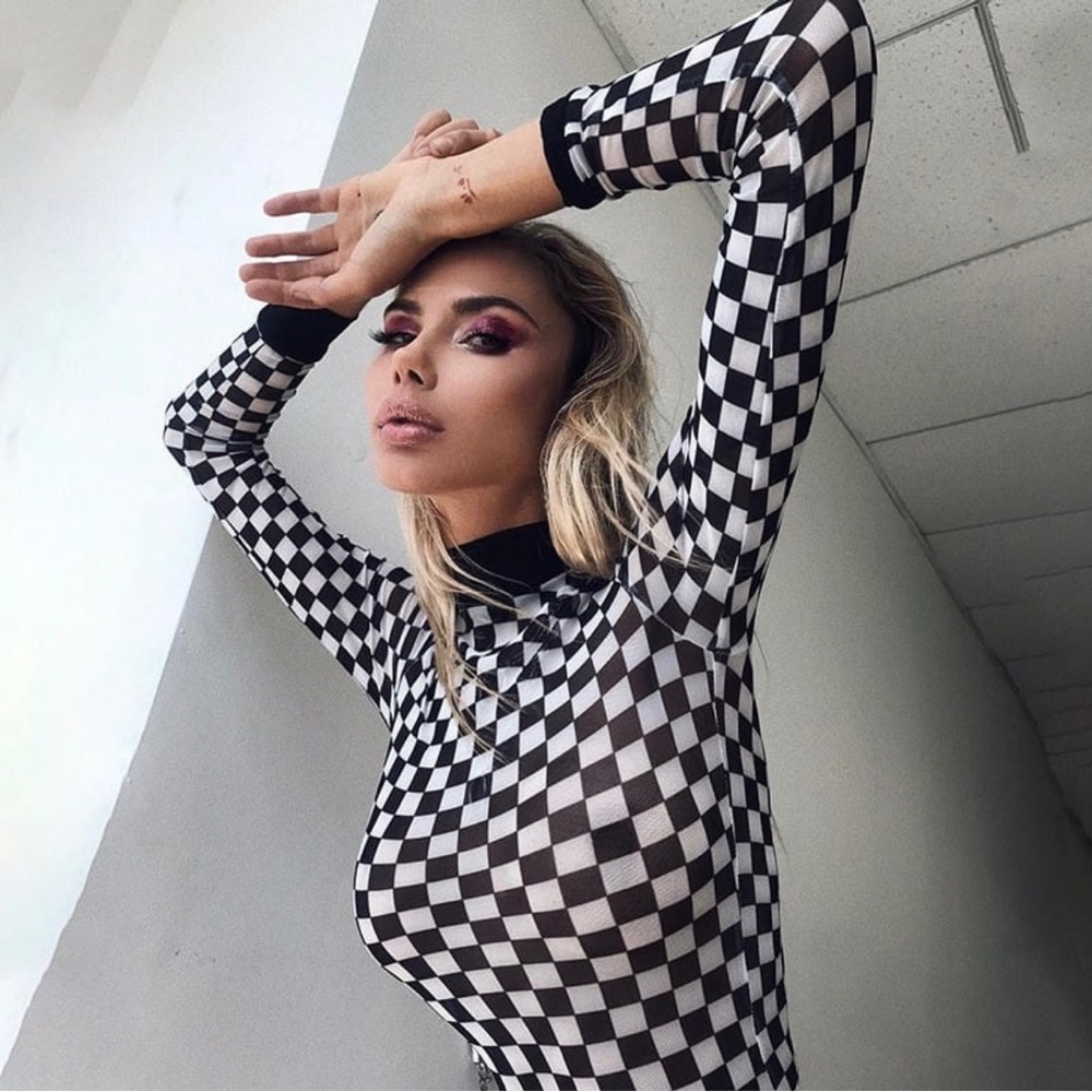 Black&White Checkered Mesh Top - Picture 3 of 3